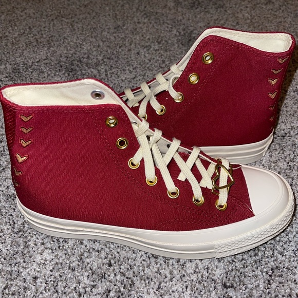 Burgundy Converse size 7 - Picture 1 of 5